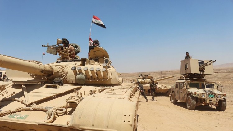 مدرعات ودبابات تابعة للجيش العراقي (ارشيفية) - Reuters
