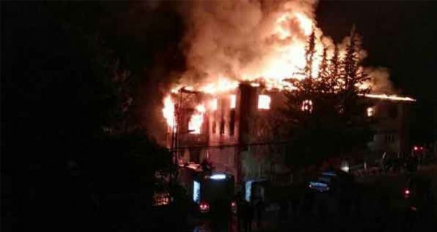 حريق في سكن طلابي في مدينة أضنة التركية
