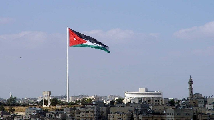 العلم الاردني في العاصمة عمّان (Google Images)
